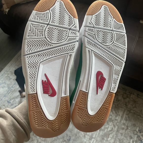 Nike SB x Air Jordan 4 Pine Green 🔥 (rare find) - Picture 9 of 10